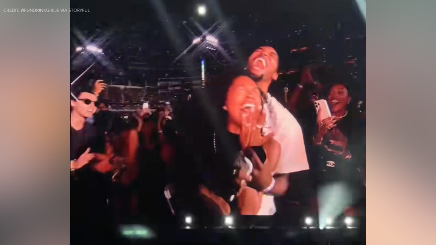Lakers forward Ziaire Williams proposes at Bruno Mars concert
